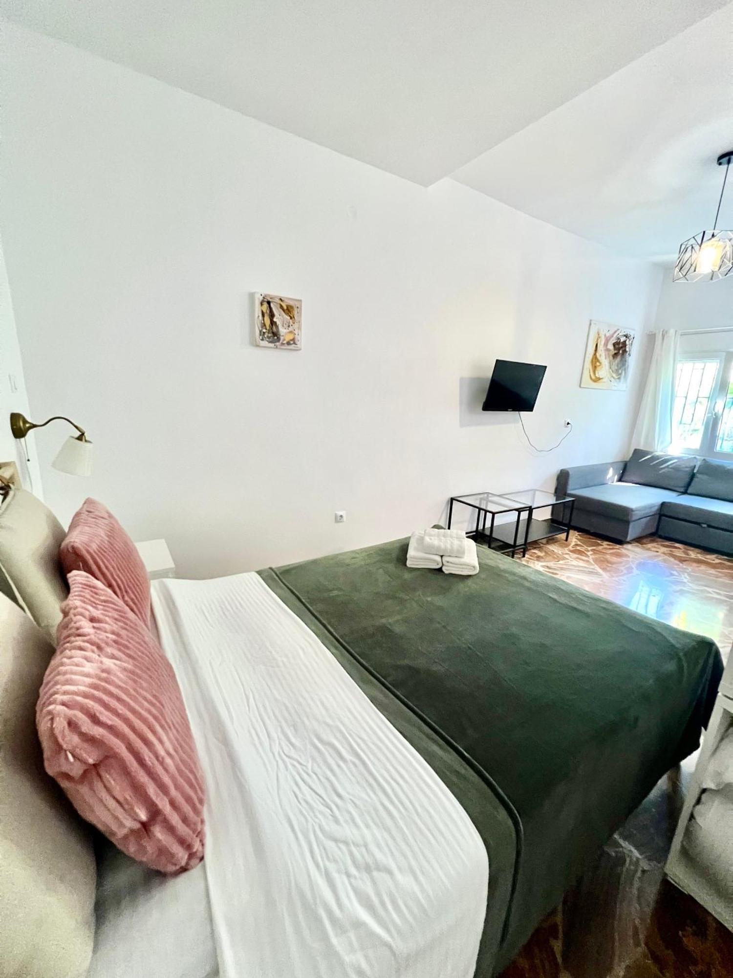 Sky Inn With Great Location Wonderful Acropolis View In Neos Kosmos Athena Bagian luar foto